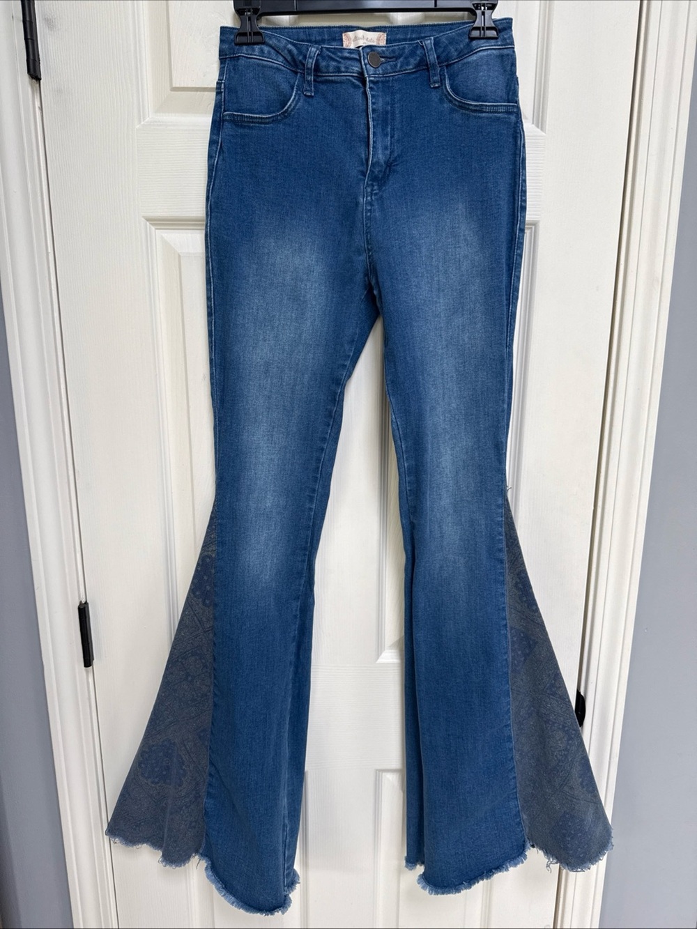 ALTAR'D STATE Women Raw Hem Corduroy Floral Panel Super Flare Jeans Boho sz 26